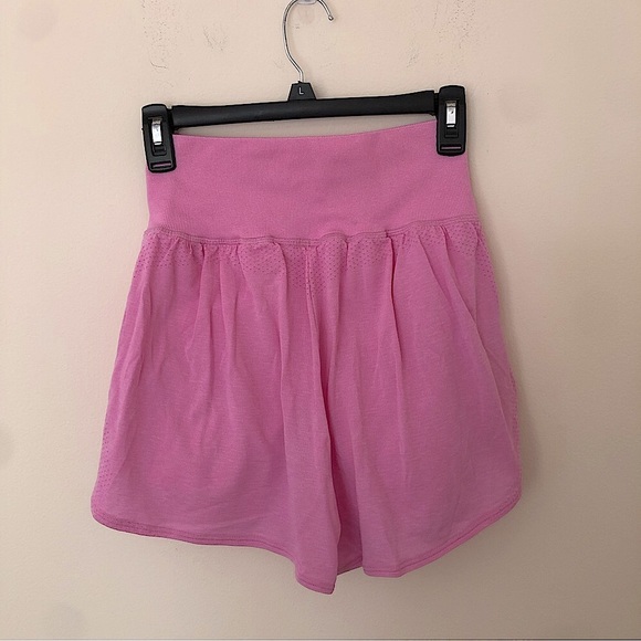 Gymshark Pink Vital Seamless 2.0 2 in 1 Workout Shorts - Picture 6 of 6